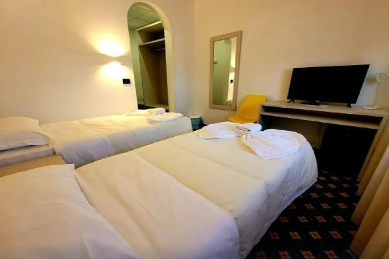 Hotel Azzano Decimo エクステリア 写真