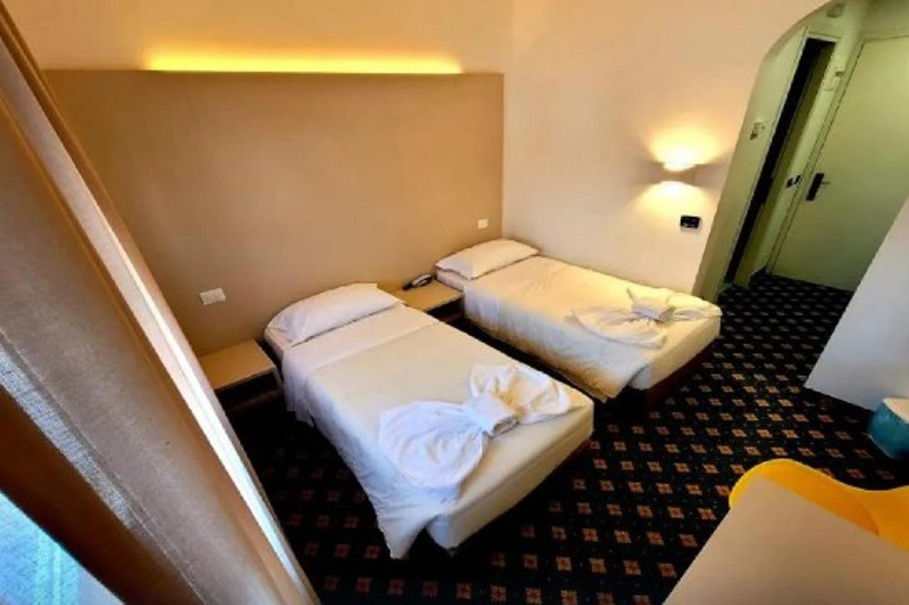 Hotel Azzano Decimo エクステリア 写真